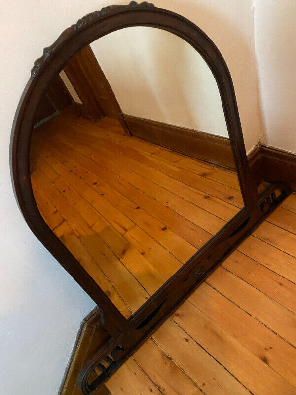 Gorgeous Antique Mirror with Ornate Wood Frame from 1924 in Arts & Collectibles in Kitchener / Waterloo