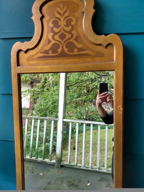 2 vintage gardner corporation wood mirrors in Home Décor & Accents in Vancouver - Image 3