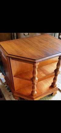 Vintage Roxton end table