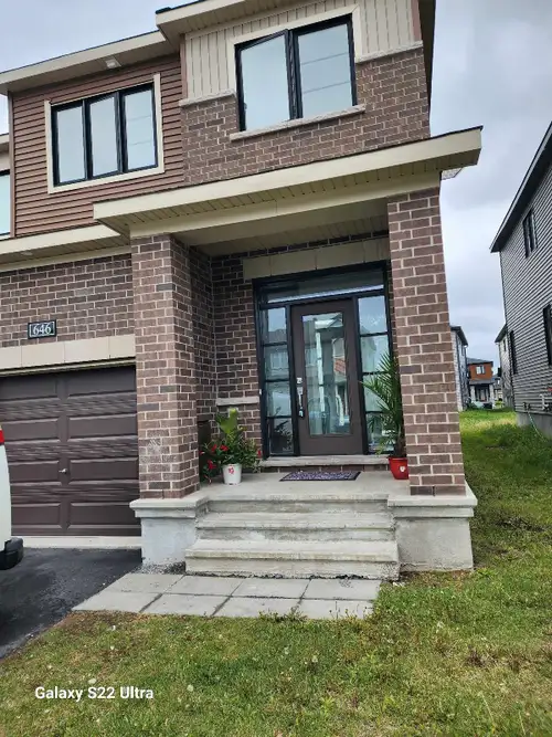 June 1st Room for rent 4 bedroom and 3bedroom share kitchen and washroom brand new townhouses locate...