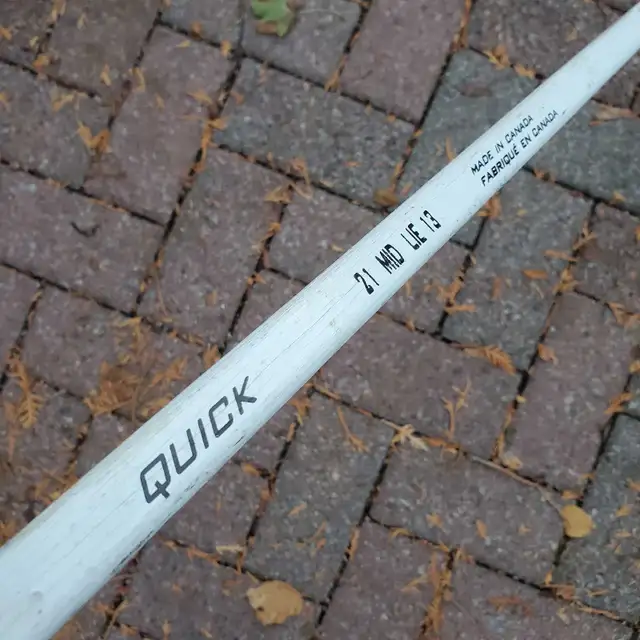 Jr. WARRIOR Goalie Hockey Stick  in Hockey in Barrie - Image 3