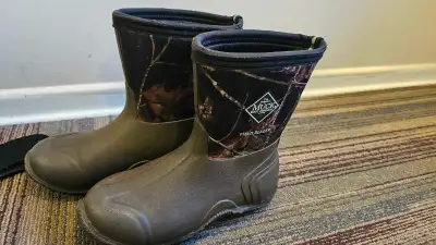 FIELDBLAZER  MID HEIGHT BOOT YOUTH/ WOMANS, View more