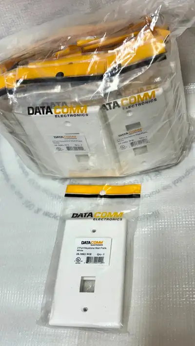 Keystone Midi Plate 2 Port UL SKU 20-3012-XX Price is for one plate I have total 30 pieces Categorie...