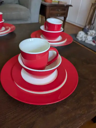 Dinner service for 4, View more