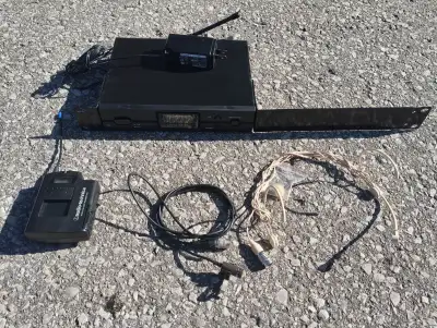 Audio Technica ATW-T310B lavalier wireless microphone kit. $140 Pick up in Toronto. Shipping is avai...