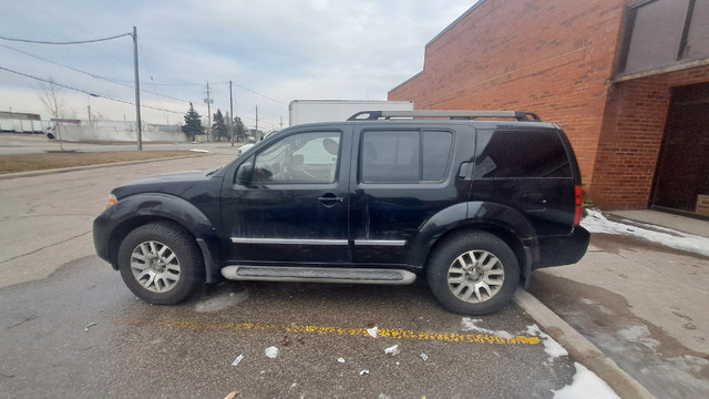 Used Nissan Pathfinder SUV LE 4DR 4w for sale in Cars & Trucks in Mississauga / Peel Region - Image 3