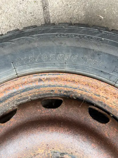 Set of 4 winter tires on rims 5 x 114.3 bolt pattern Came off of Hyundai Tuscan