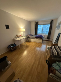 Room for rent for female tenant - Lease transfer