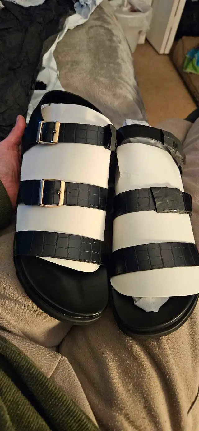 Brand new Sandals62863270359427121