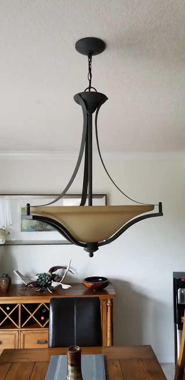 Chandelier in Indoor Lighting & Fans in Kitchener / Waterloo - Image 3