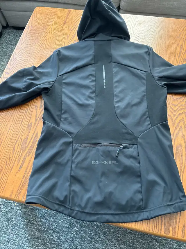 women’s LG jacket in Women's - Tops & Outerwear in Ottawa - Image 3
