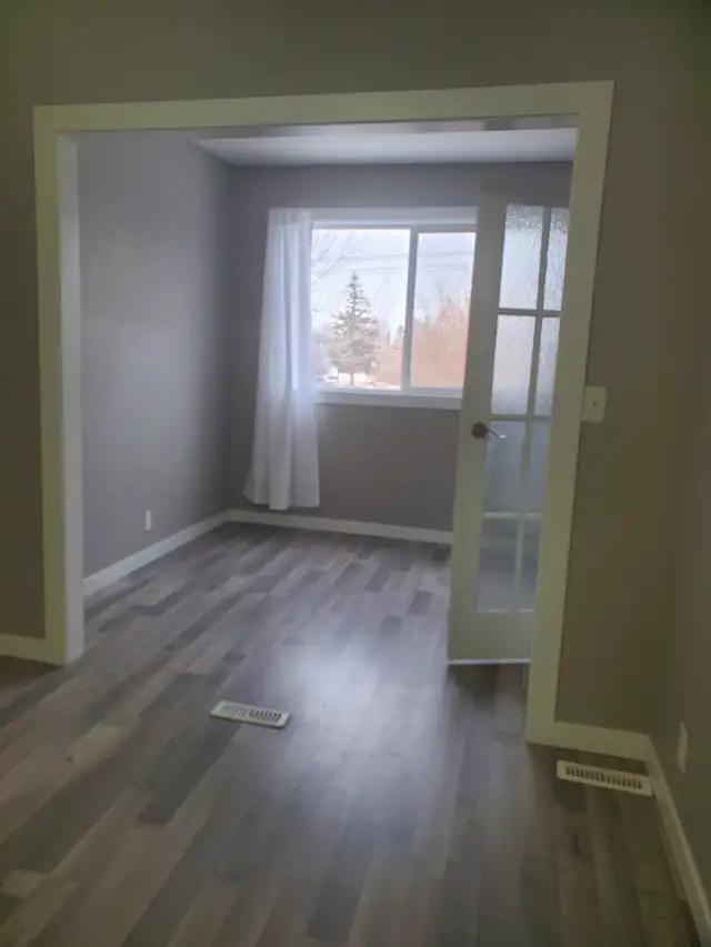 Red Deer Downtown 2-storey 2 BDRM townhouse for rent