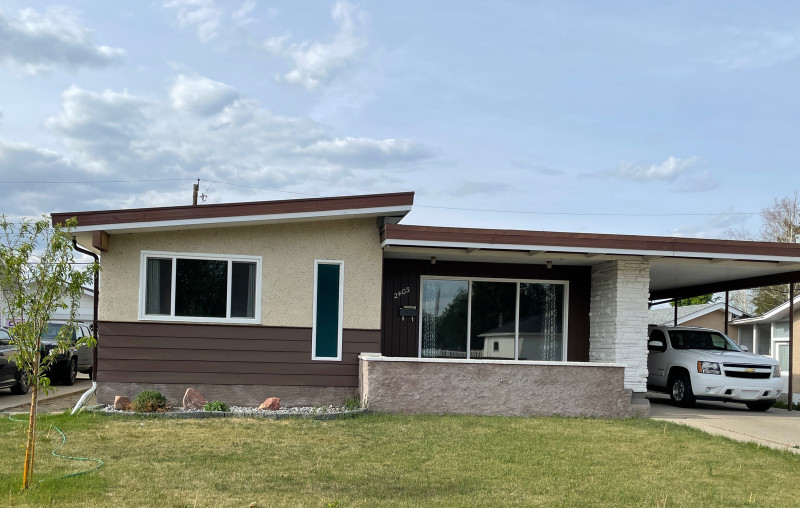 Bright & Spacious main floor suite for rent Long Term Rentals