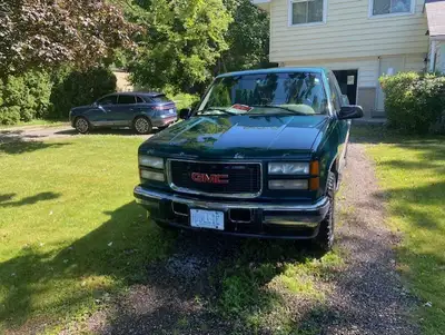 GMC 4x4 in great condition well maintained, no dents, drives great, newer BF Goodrich tires with 4 n...