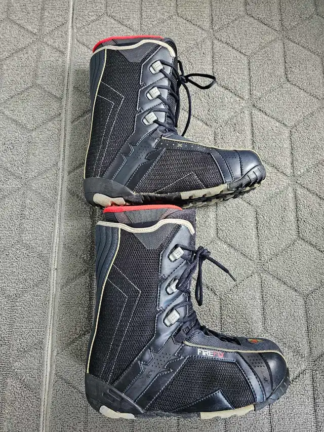 Firefly Mens Snowboard Boots with Skis and Bikes Canada Backpack in Snowboard in Calgary - Image 4