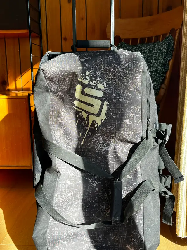 Valise 100 L de ski sur roulettes Salomon roller ski luggage in Ski in City of Montréal - Image 3