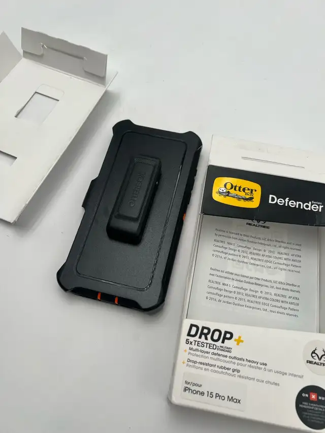 New iPhone 15 Pro Max Defender Series in Cell Phones in London - Image 4