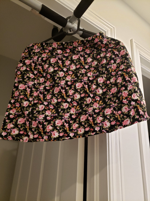 Skirt in Women's - Dresses & Skirts in Ottawa