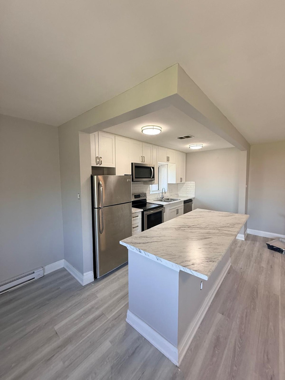 Spacious 2 Bedroom Apartment 5