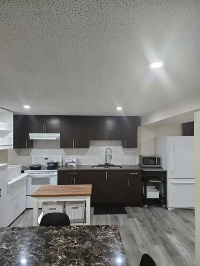 Fully Furnished,Private Rooms for Rent in Marlborough Area.