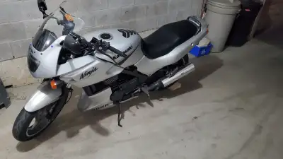 2003 Kawasaki Ninja 500R EX500 Great bike for anyone, especially the new Rider looking for something...