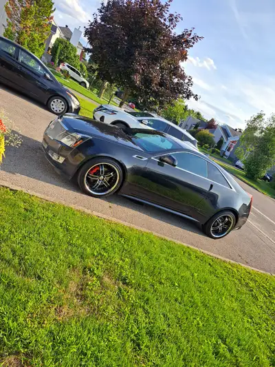 Cadillac CTS-4 AWD Moteur 6 cylindres 3.6 litres mags et pneus 20po intérieur cuir noir système de s...