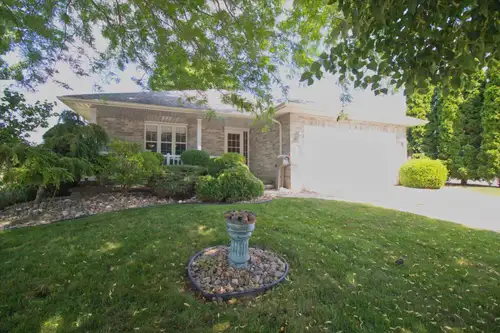 OPEN HOUSE! SUN. JUL. 13TH - 12PM TILL 2PM Welcome to this well-loved brick bungalow featuring three...