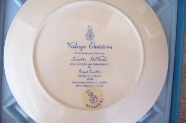 ROYAL DOULTON ALL GOD'S CHILDREN 5 PLATES BY LISETTE DEWINE in Arts & Collectibles in Sudbury - Image 5