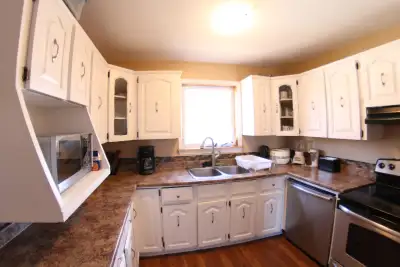 Dawson Court The house shared accommodations for University or College students. Residence includes:...