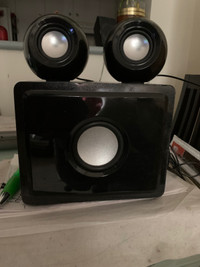 GPX Speaker system with subwoofer 