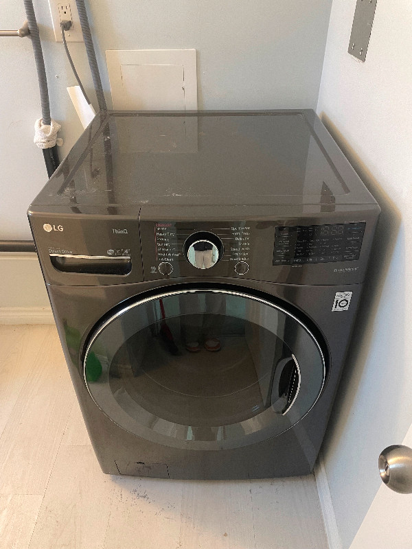 LG Smart Washer & Dryer Combo 5.2 cu. ft. in Washers & Dryers in Peterborough - Image 4
