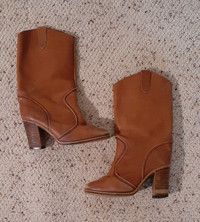 lady's / woman's vintage leather cowboy boots - size 6
