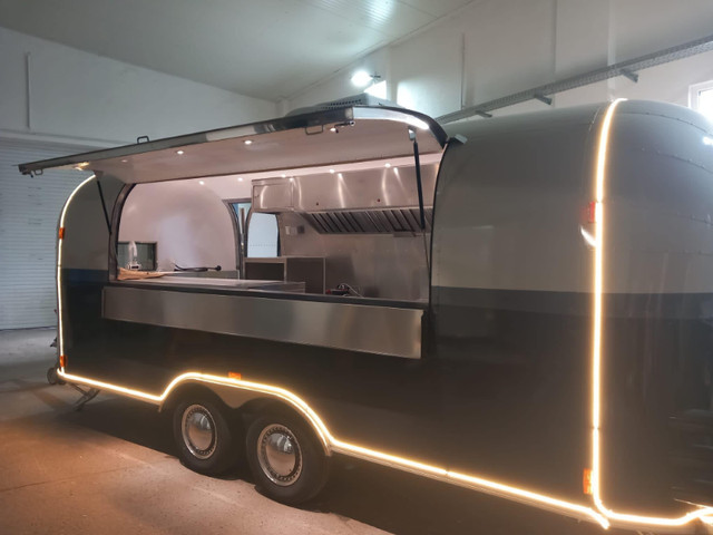 Concession trailer food truck 19ft in Industrial Kitchen Supplies in Burnaby/New Westminster - Image 4