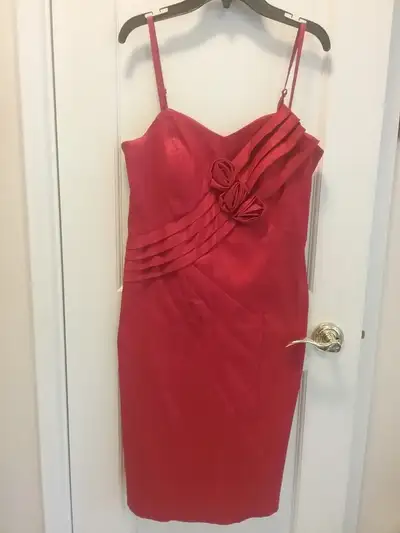 robe rouge, taille L, View more
