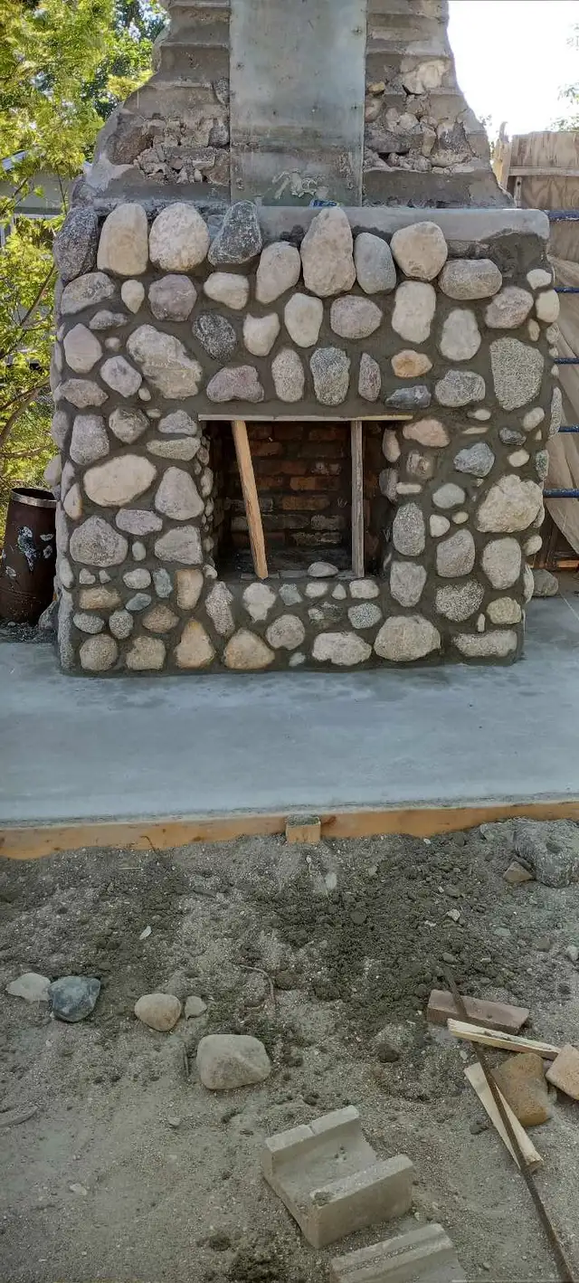 bricklayer for hire 576046362338283522