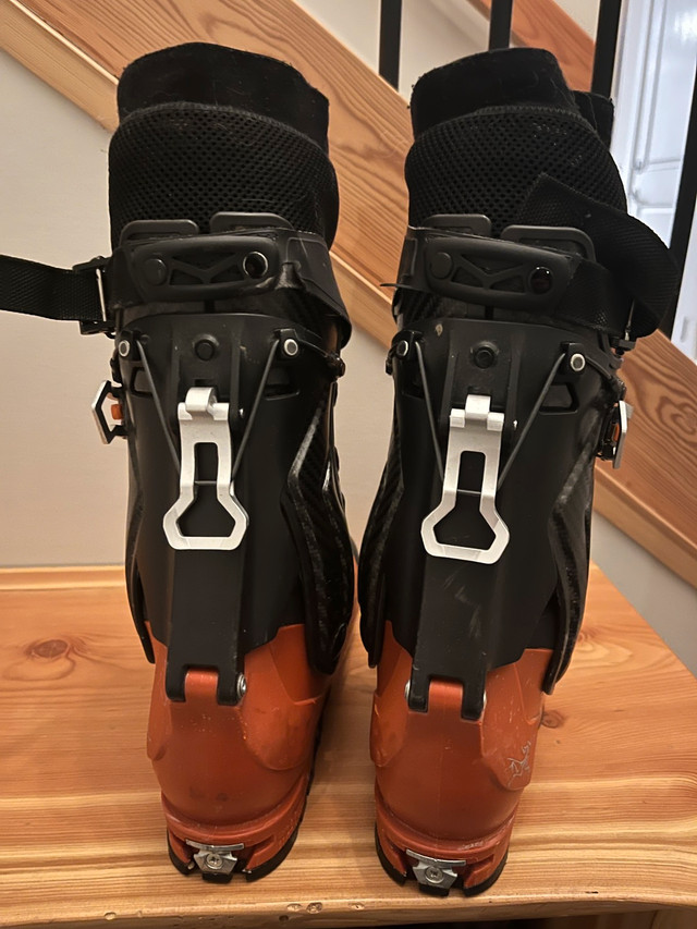 Arc’teryx Procline Carbon Lite Ski touring boots in Ski in Lethbridge - Image 2