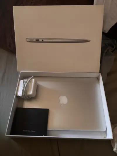13’ MacBook Air (2013-14), View more