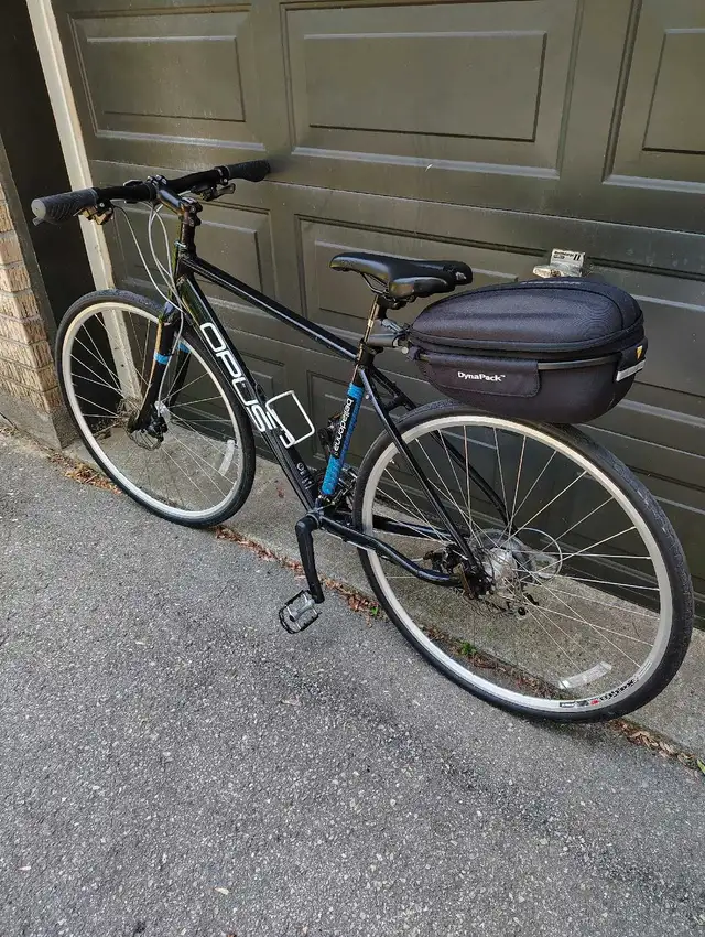 vélo hybride  in Cruiser, Commuter & Hybrid in City of Montréal - Image 3