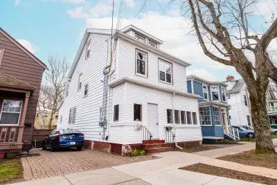 This 4 bedroom, 1 bathroom 1577 sq ft unit is currently under renovations but will be fresh, clean a...