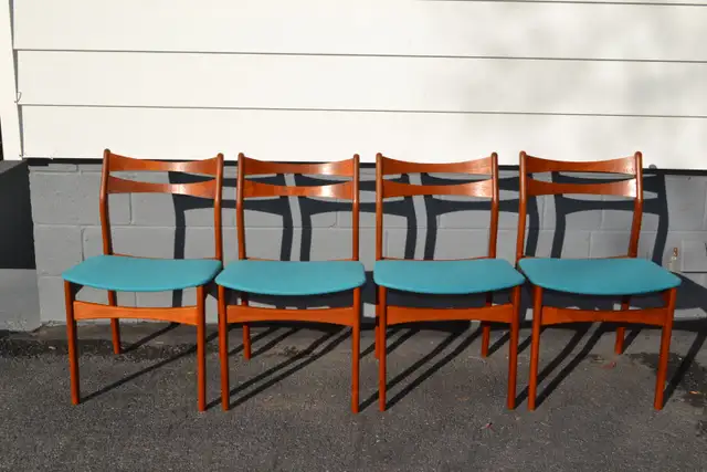Mid Century Teak Dining Chair Set in Chairs & Recliners in Kingston - Image 4
