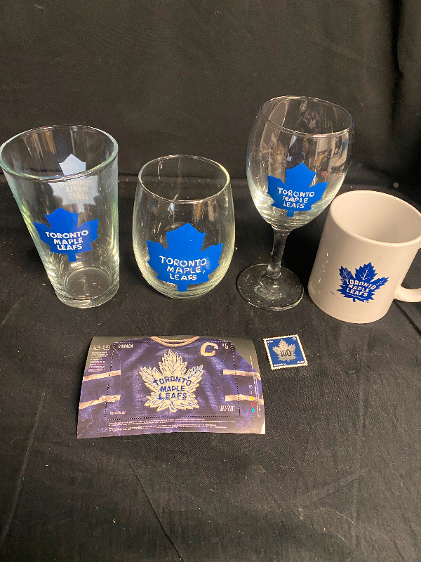 Toronto Maple Leafs Stuff in Arts & Collectibles in Moncton