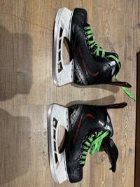 Bauer X2.6 Hockey Skates - Size 6.5D