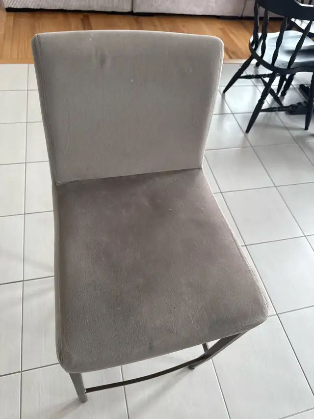 Bar Stool in Chairs & Recliners in Markham / York Region - Image 2