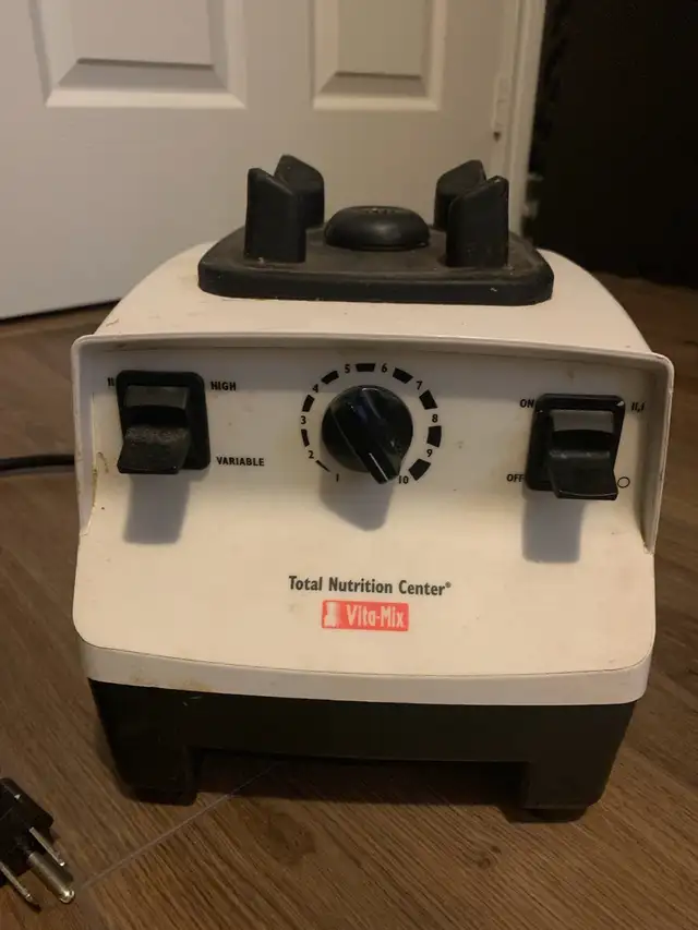 Vitamix - variable speed in Processors, Blenders & Juicers in City of Toronto - Image 4