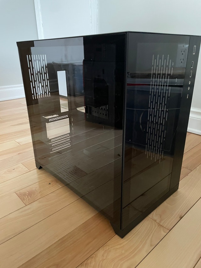 LIAN LI PCO11 Dynamic Black PC Case PCO11DX System Components