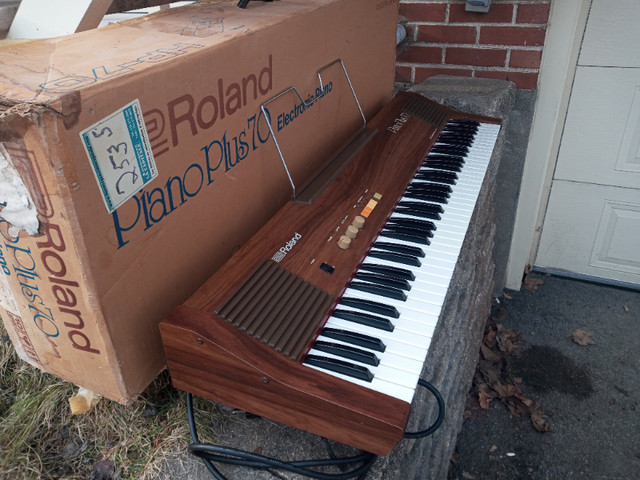 Vintage Roland HP 70 electronic piano 1981. dans Pianos et claviers  à Ville de Montréal - Image 3