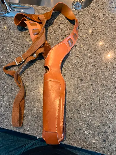 G240 Vintage Leather Shoulder Holster BIANCHI 45 AUTO X-2000 PHANTOM Asking: $40.00 CDN (Resale valu...
