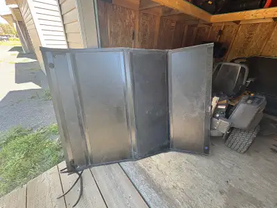 Cover is off a 2020 Ram short box with Ram Box option Will not work if you don't have Ram Box's. Uni...