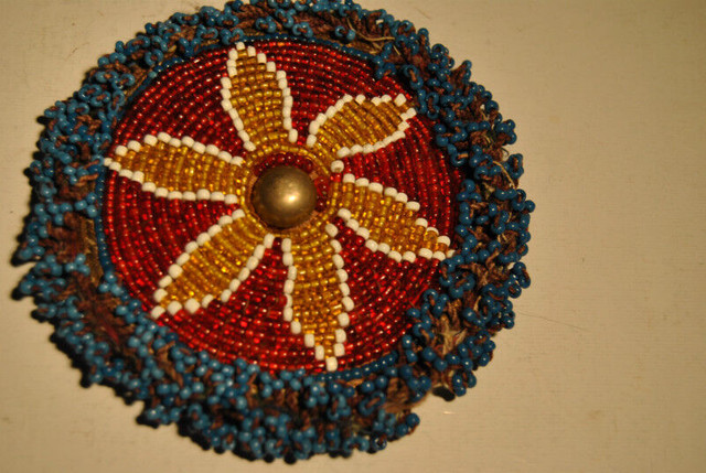 VINTAGE Northwest Coast Native Embroidered with Little Beads in Arts & Collectibles in Vancouver - Image 3
