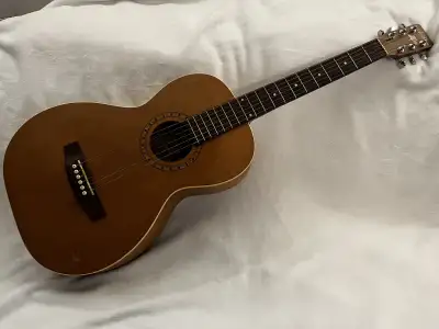 Art & Lutherie Ami Wild Cherry I’ve seen these listed @ $300+ 3/4 size parlour guitar Has a small de...